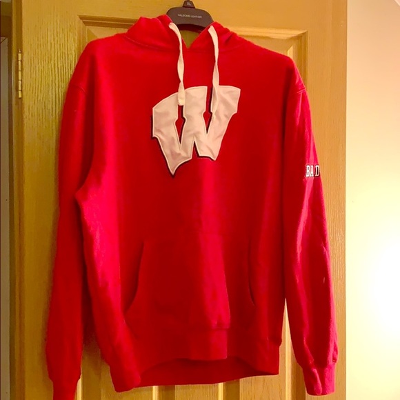 Wisconsin Badgers Sweatshirt ✌🏻 - Picture 1 of 8
